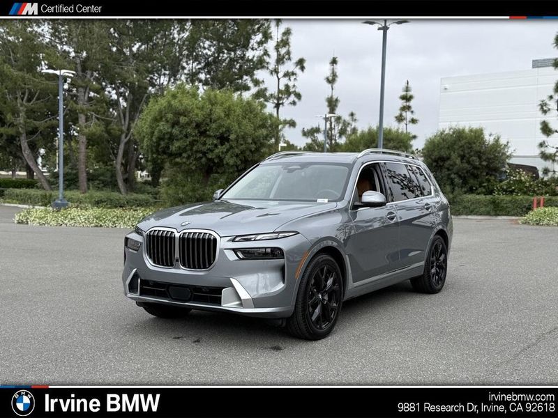 2025 BMW X7 xDrive40iImage 1