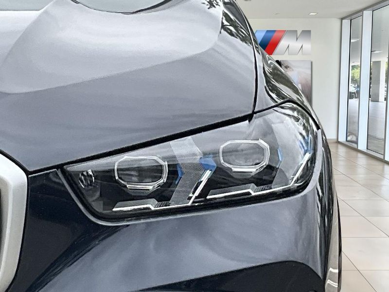 2025 BMW X5 xDrive50eImage 12