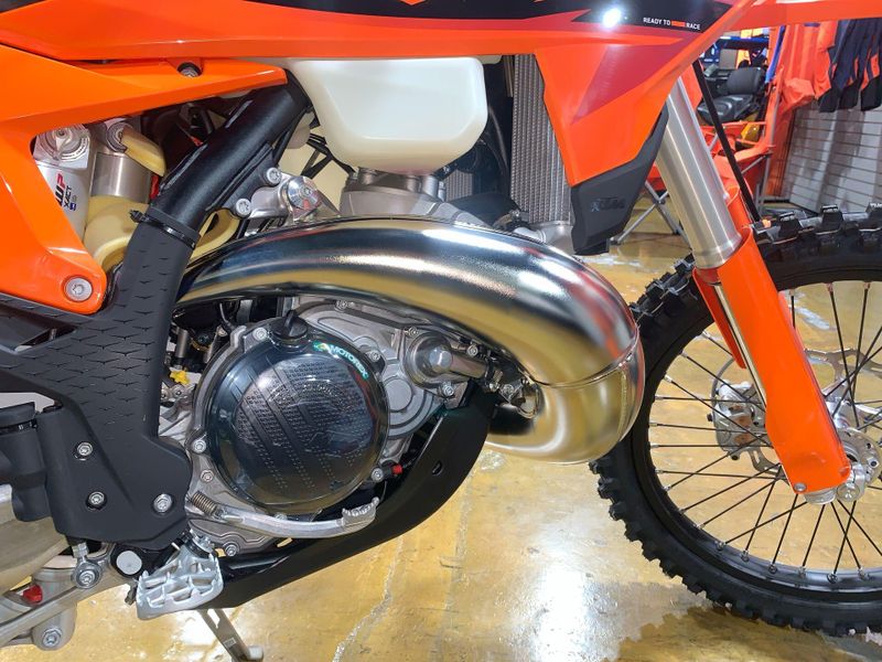 2025 KTM 300 XC Image 21