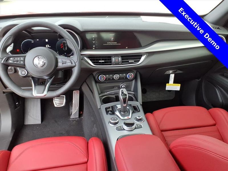 New 2025 Alfa Romeo Stelvio AwdImage 12