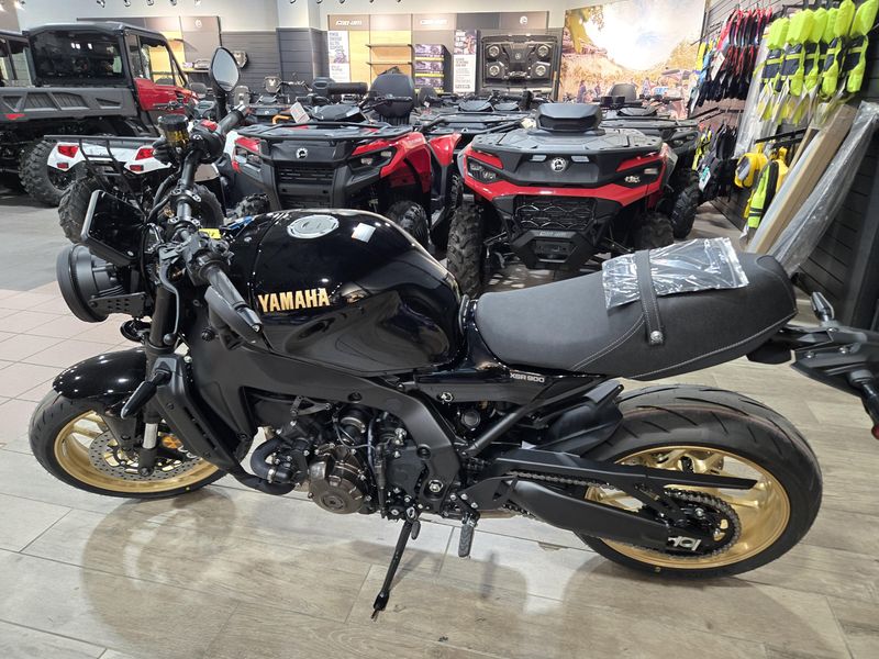 New 2025 Yamaha XSR900 RAVEN Image 3