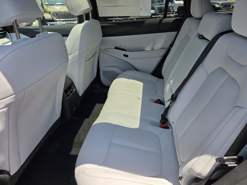 New 2026 Jeep Cherokee Limited 4x4