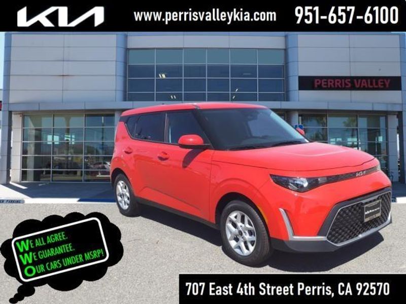 2025 Kia Soul LXImage 1