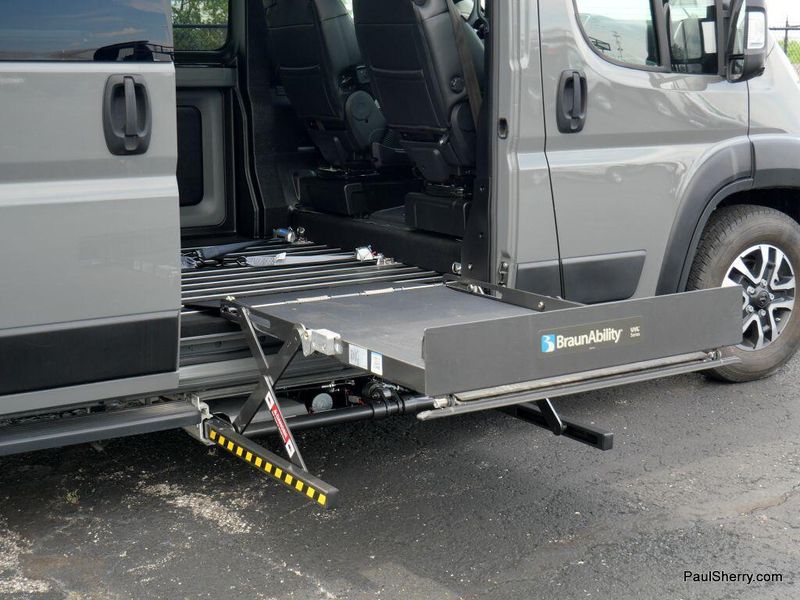 2023 RAM ProMaster 2500 Window Van High Roof 159WBImage 18