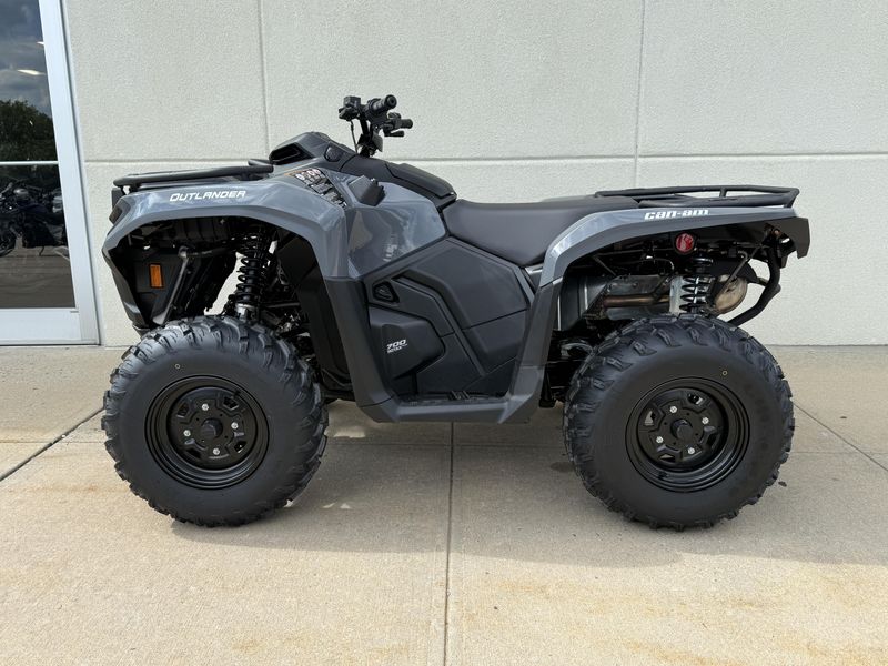 2026 Can-Am Outlander DPS 700Image 2