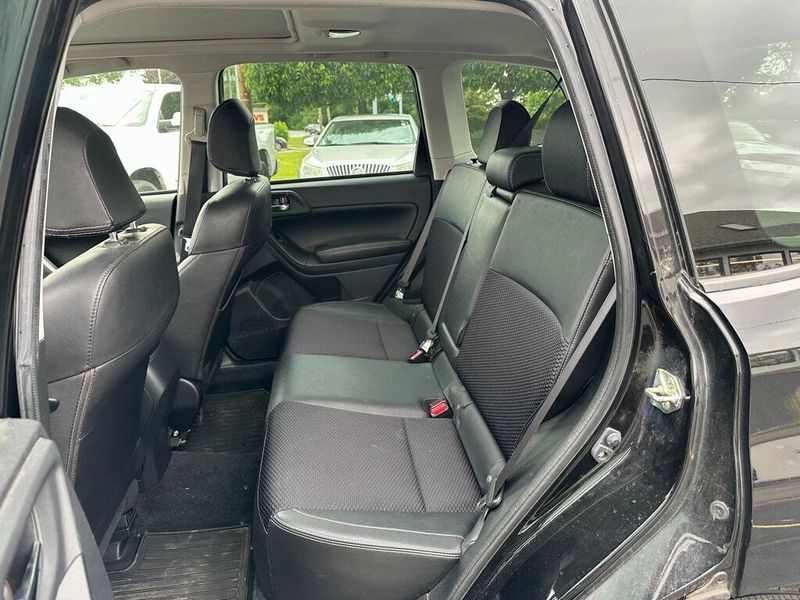 2018 Subaru Forester 2.5i PremiumImage 18
