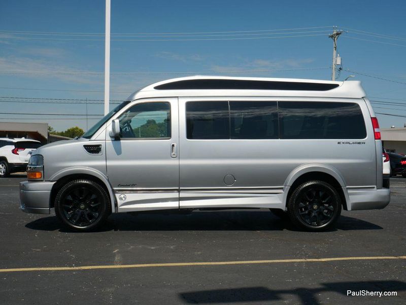 2023 Chevrolet Express 2500 Cargo photo 6