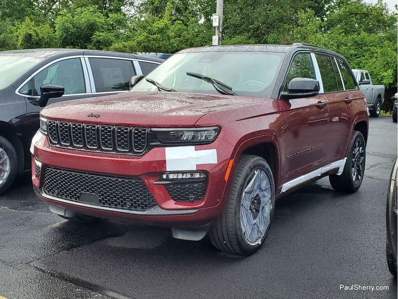 2025 Jeep Grand Cherokee Summit Reserve 4x4Image 4