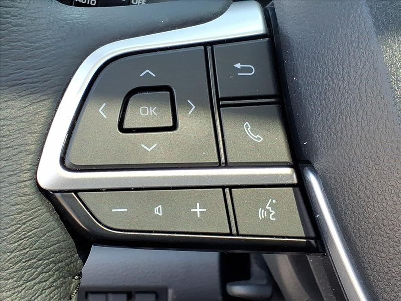 Used 2024 Toyota Sienna XLEImage 16