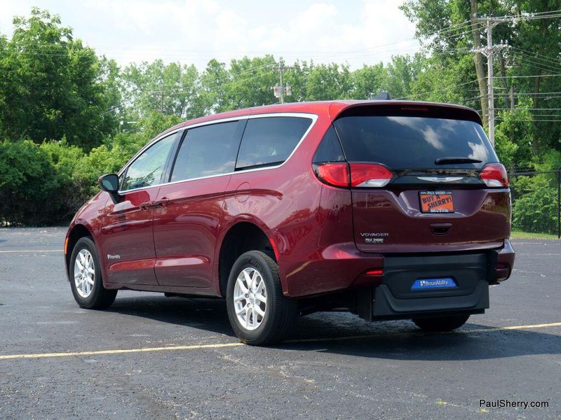Used 2023 Chrysler Voyager LXImage 35
