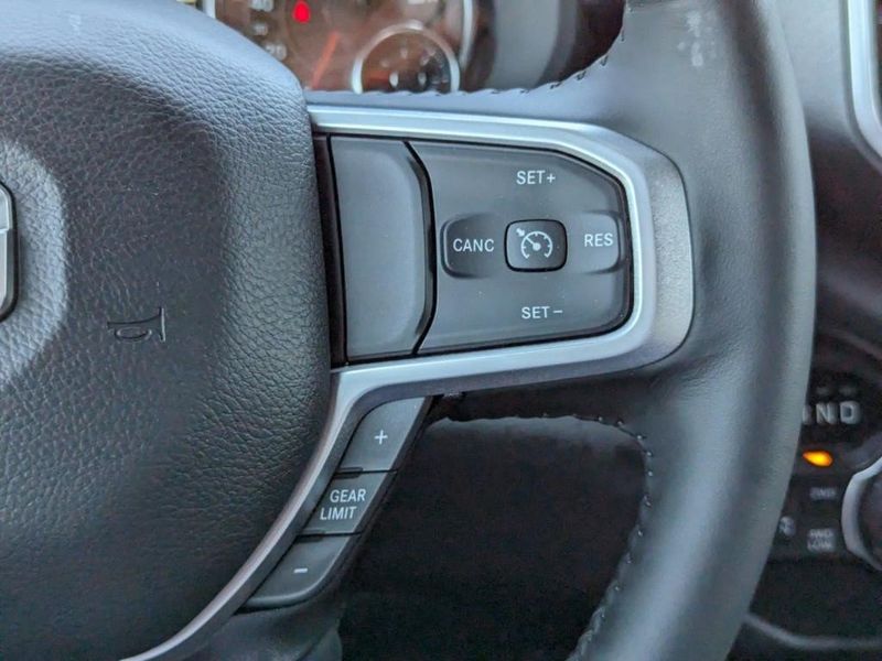 2023 RAM 1500 Big Horn Crew Cab 4x4 5