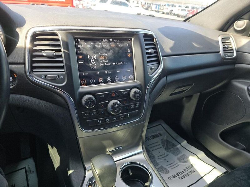 2018 Jeep Grand Cherokee Altitude photo 16