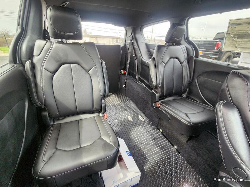 New 2026 Chrysler Voyager Lx