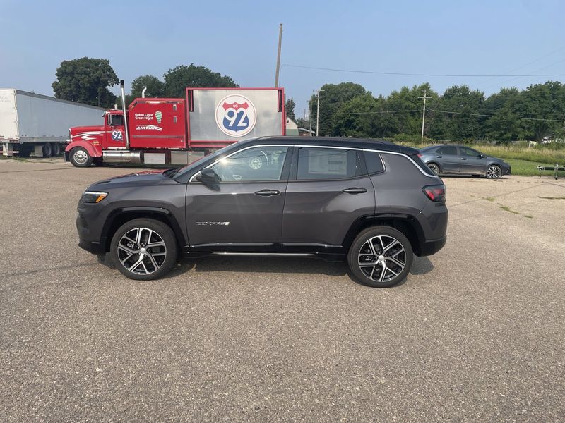 2024 Jeep Compass Limited 4x4Image 5