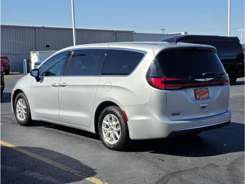 Used 2024 Chrysler Pacifica Touring