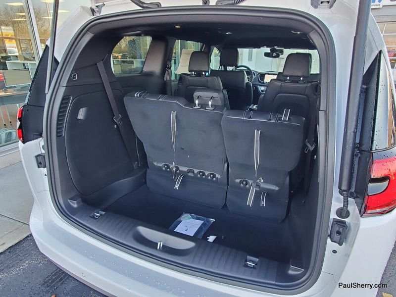 New 2026 Chrysler Pacifica Select