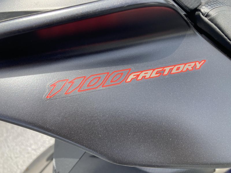 2019 Aprilia RSV4 1100 Factory 