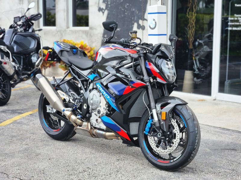 2024 BMW M1000R Image 9