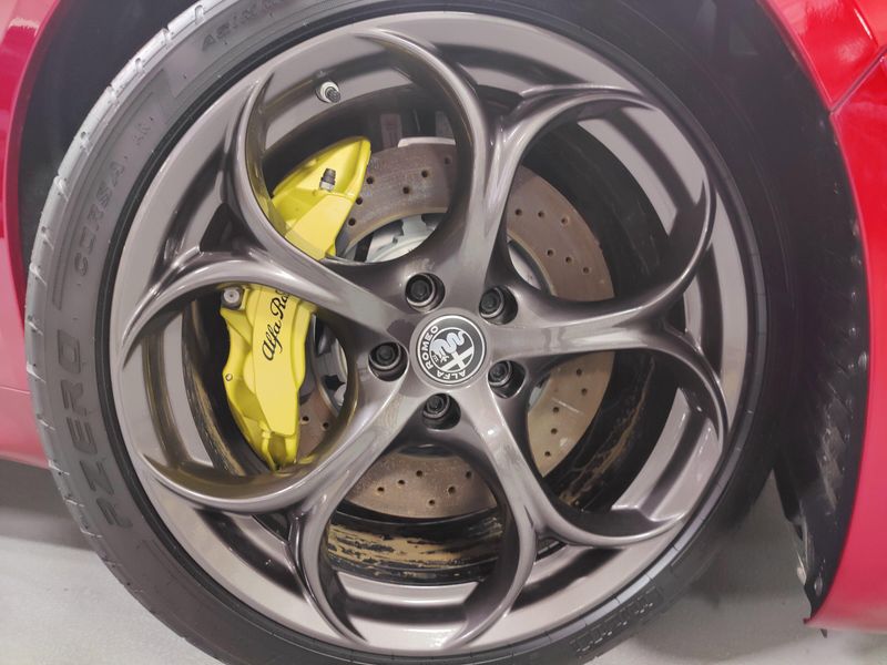 Used 2024 Alfa Romeo Giulia Quadrifoglio Carbon w/Activ Asst PlusImage 5