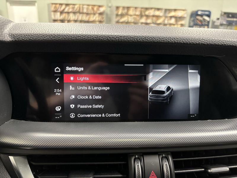 2024 Alfa Romeo Stelvio Ti AWD w/Activ AsstImage 23