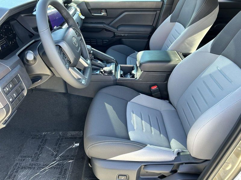 New 2024 Toyota Tacoma TRD SportImage 14