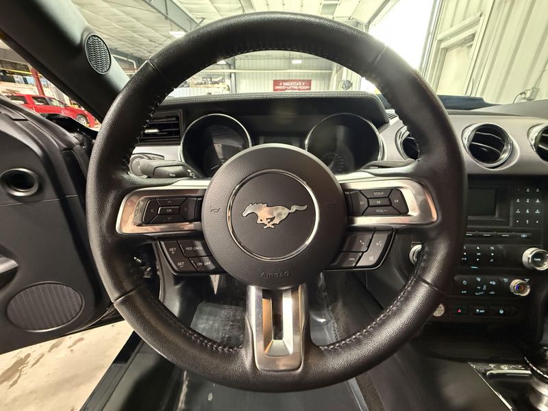 Used 2017 Ford Mustang Image 20