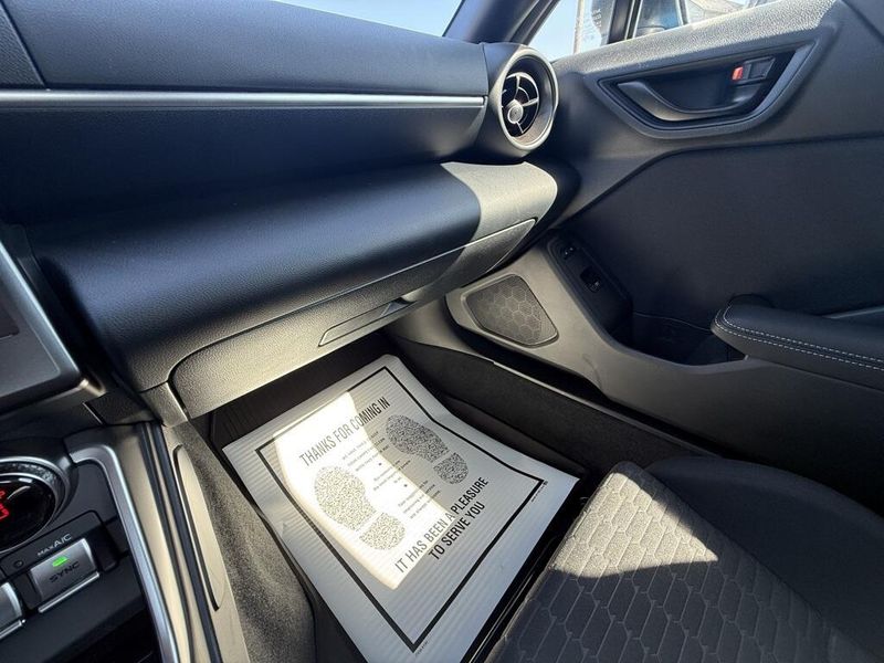 2023 Toyota GR86 Base photo 21