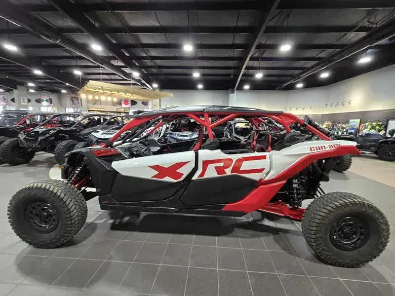 2025 Can-Am MAVERICK X3 MAX X RC TURBO RR HYBRID WHITE AND LEGION REDImage 6