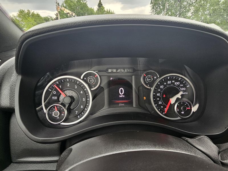 2025 RAM 3500 TradesmanImage 18