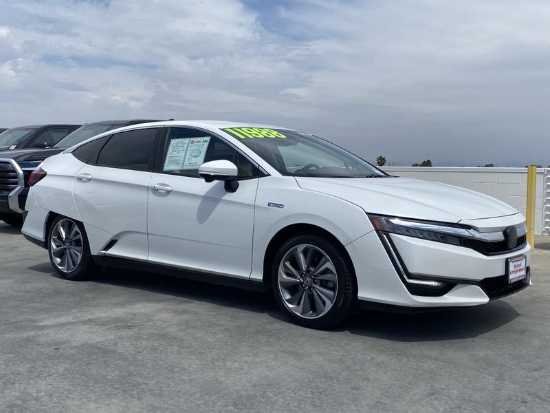 Used 2018 Honda Clarity Plug-In Hybrid TouringImage 2
