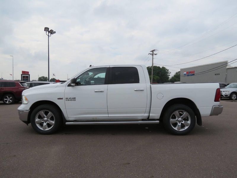 Used 2018 RAM 1500 SLT 4x4 4dr Crew Cab 5.5 ft. SB PickupImage 5