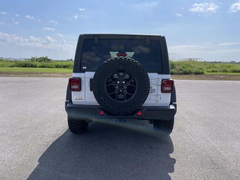 2024 Jeep Wrangler Unlimited Willys photo 6