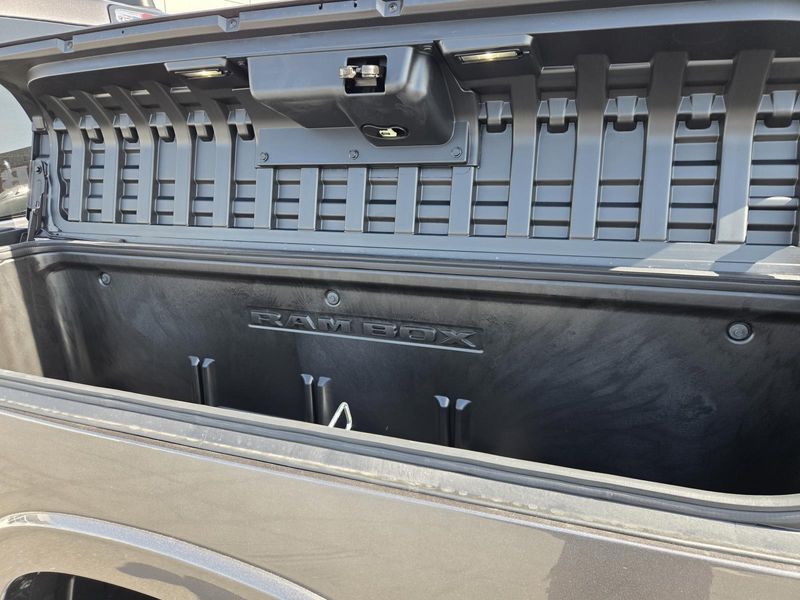 New 2026 RAM 1500 Big Horn Crew Cab 4x2 5'7' Box