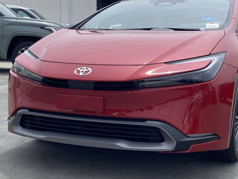 2025 Toyota Prius XLEImage 7