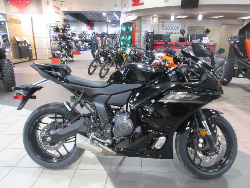 NEW 2026 YAMAHA YZF-R7 Image 2