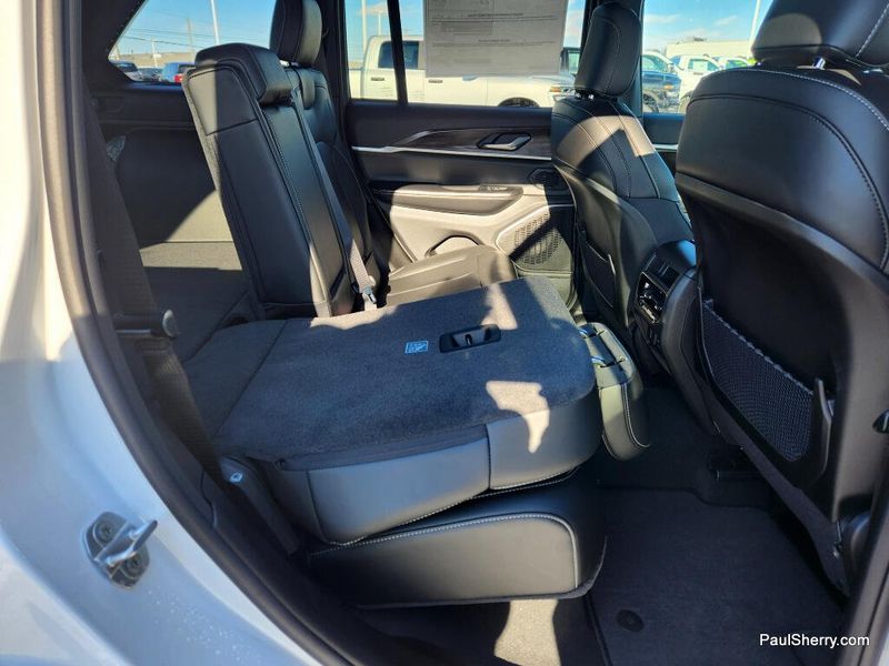 New 2026 Jeep Grand Cherokee Limited 4x4