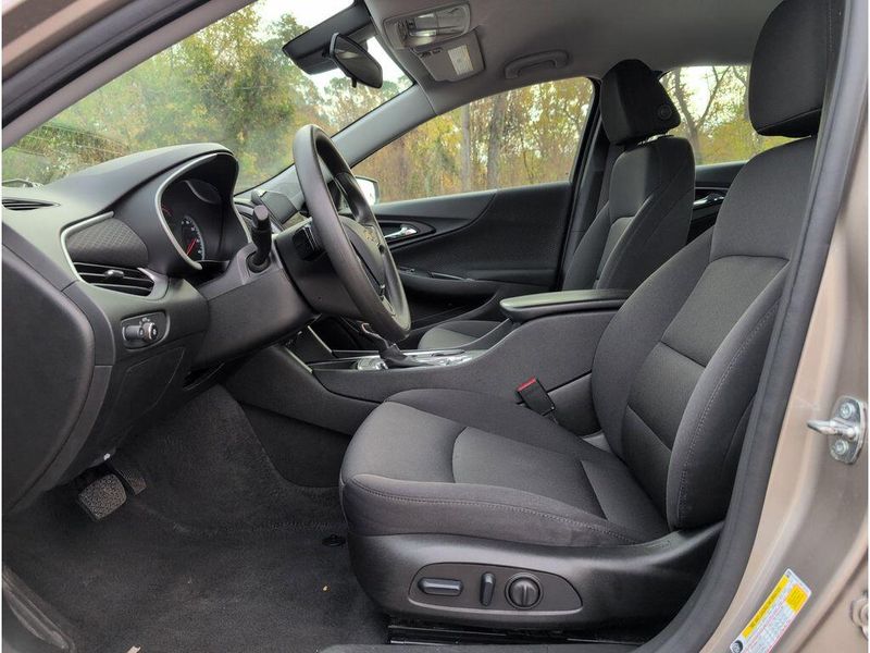 Used 2024 Chevrolet Malibu LTImage 10