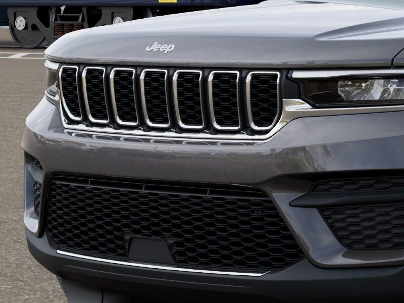 New 2026 Jeep Grand Cherokee Laredo XImage 7