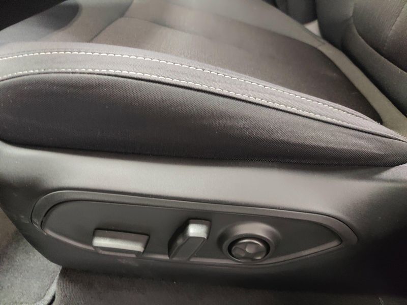 Used 2024 Jeep Grand Cherokee Laredo X Lux Tech V6 4x4Image 5