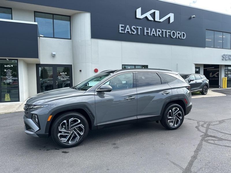 Used 2025 Hyundai Tucson LimitedImage 1