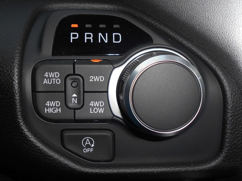 2025 RAM 1500 Big Horn Crew Cab 4x4 5