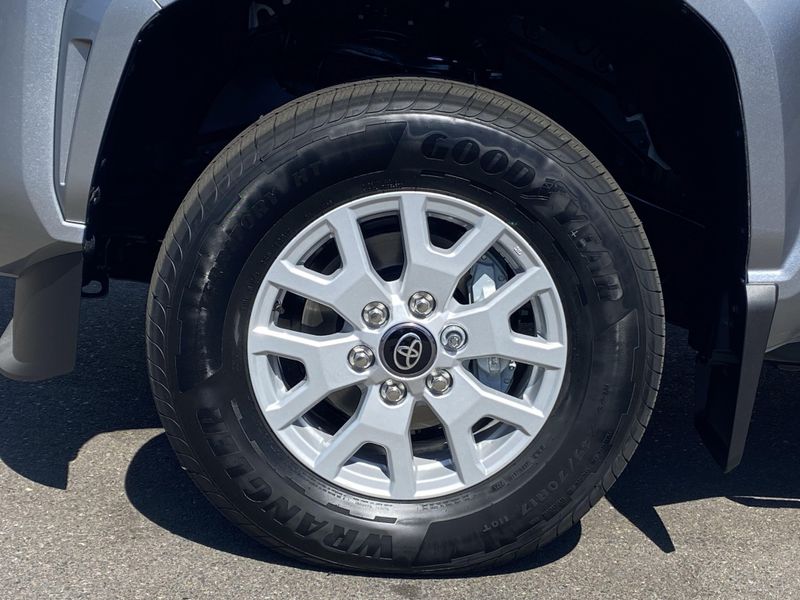New 2025 Toyota Tacoma SR5Image 8