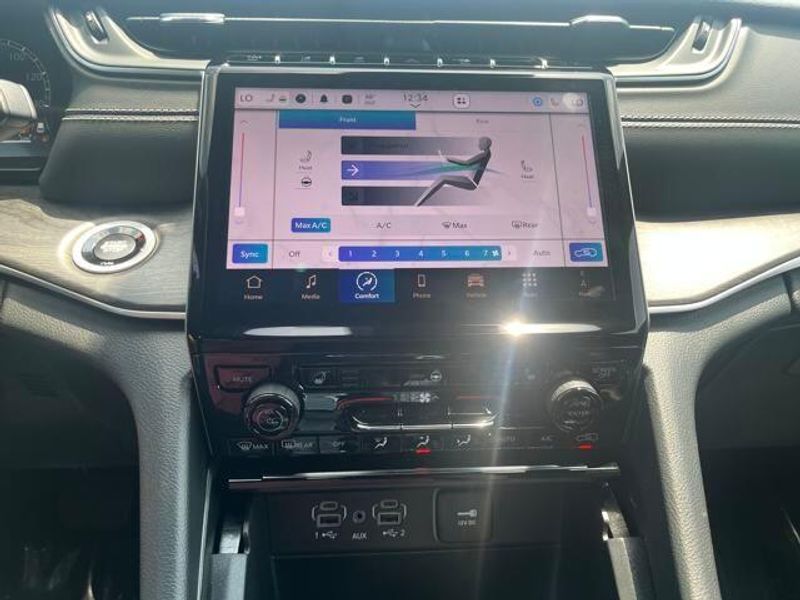 2025 Jeep Grand Cherokee L Limited 4x4