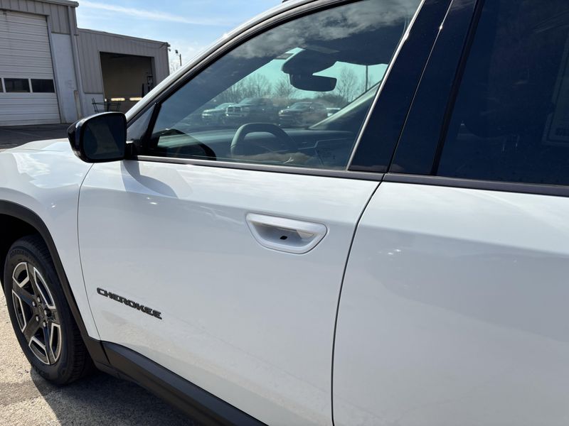 New 2026 Jeep Cherokee Limited 4x4Image 15