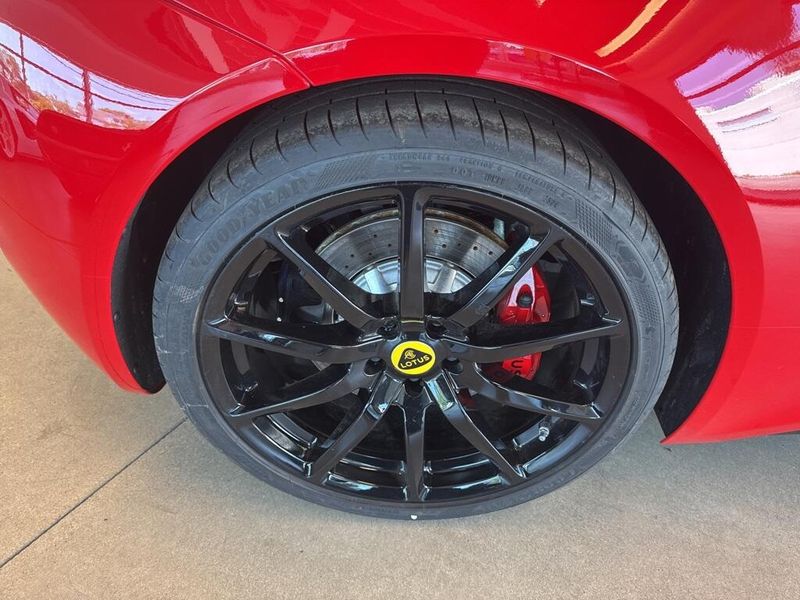 2025 Lotus Emira 