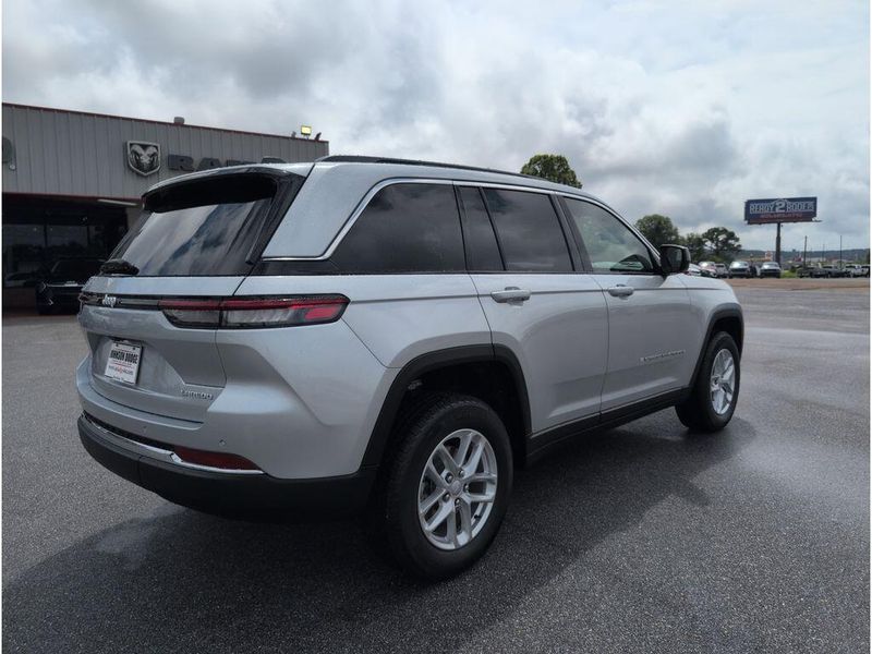 New 2025 Jeep Grand Cherokee Laredo X 4x2Image 5