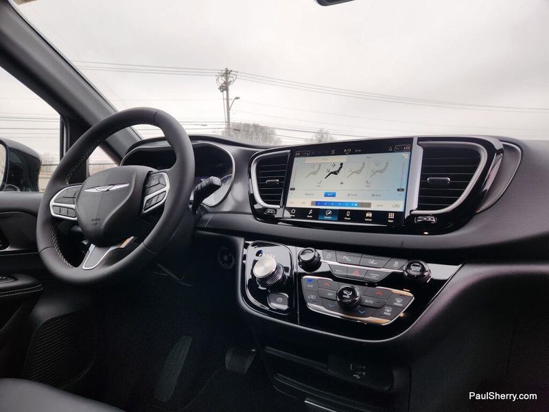 New 2026 Chrysler Voyager Lx