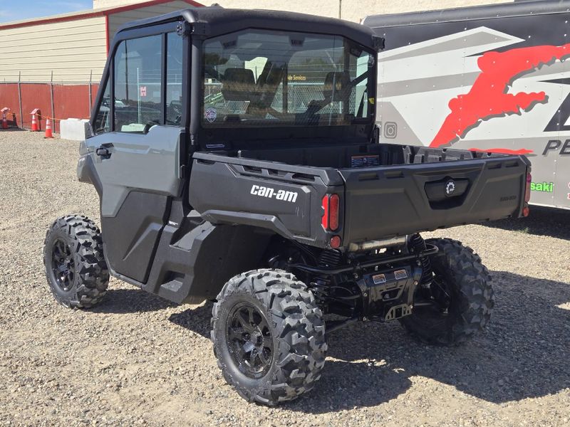 New 2027 Can-Am DEFENDER DPS CAB HD9 Image 8
