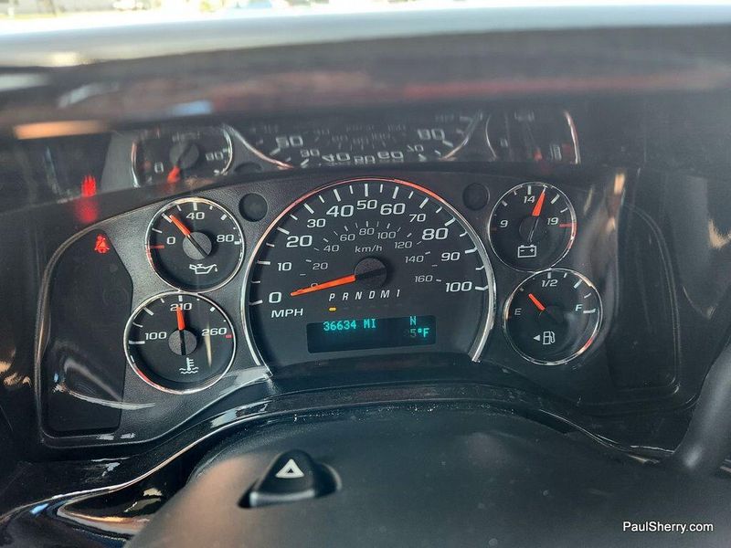 2019 Chevrolet Express 2500 Image 32