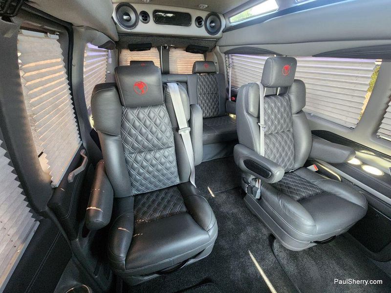2022 GMC Savana Image 44